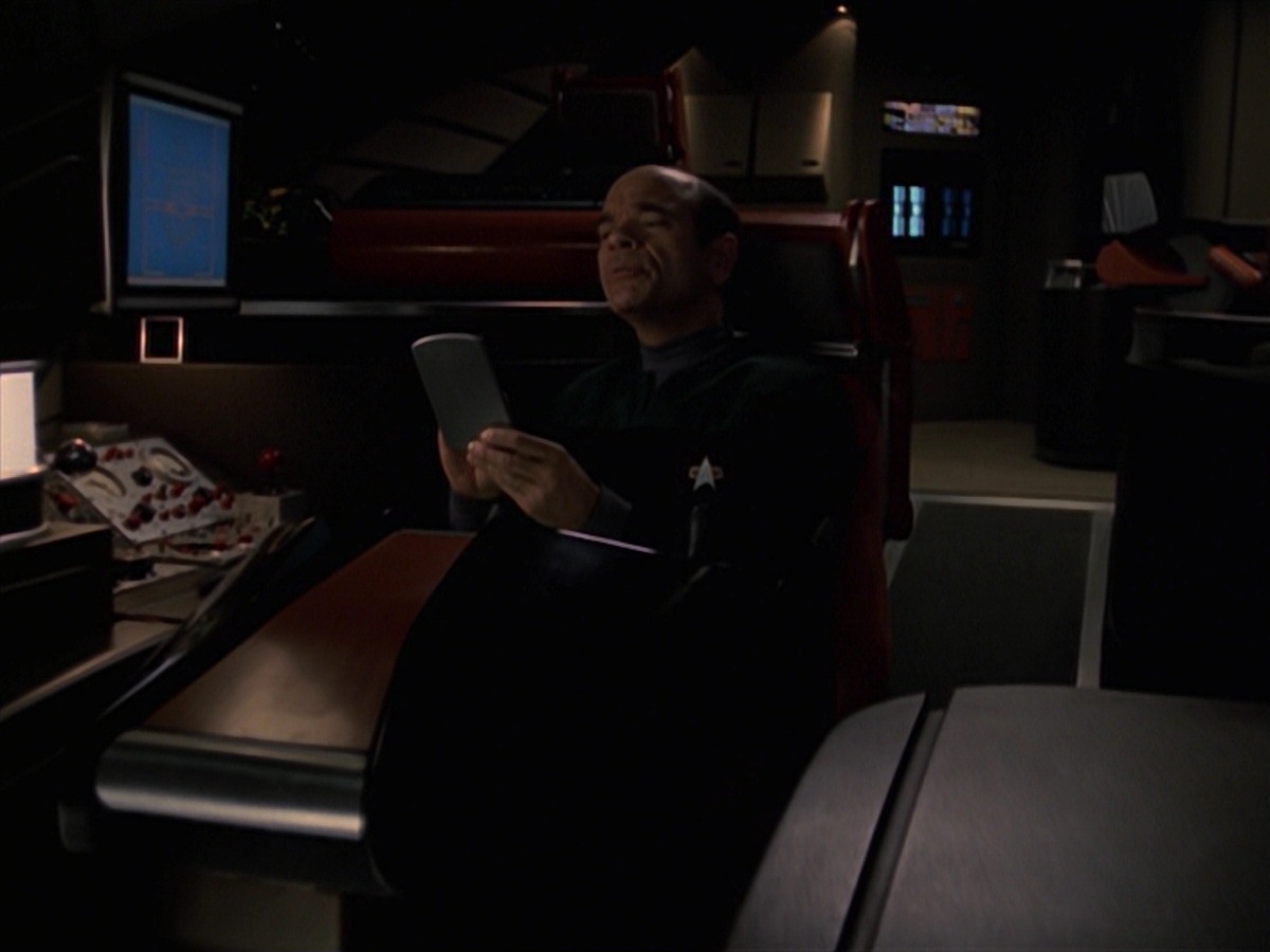 extant_StarTrek_VOY_7x24-RenaissanceMan_0012.jpg
