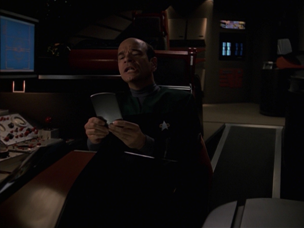 extant_StarTrek_VOY_7x24-RenaissanceMan_0015.jpg