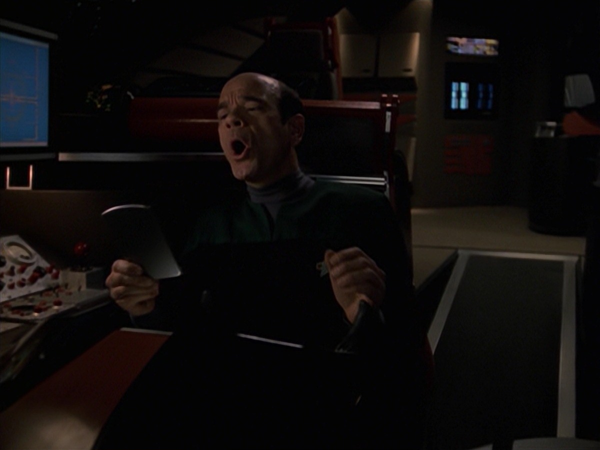 extant_StarTrek_VOY_7x24-RenaissanceMan_0016.jpg