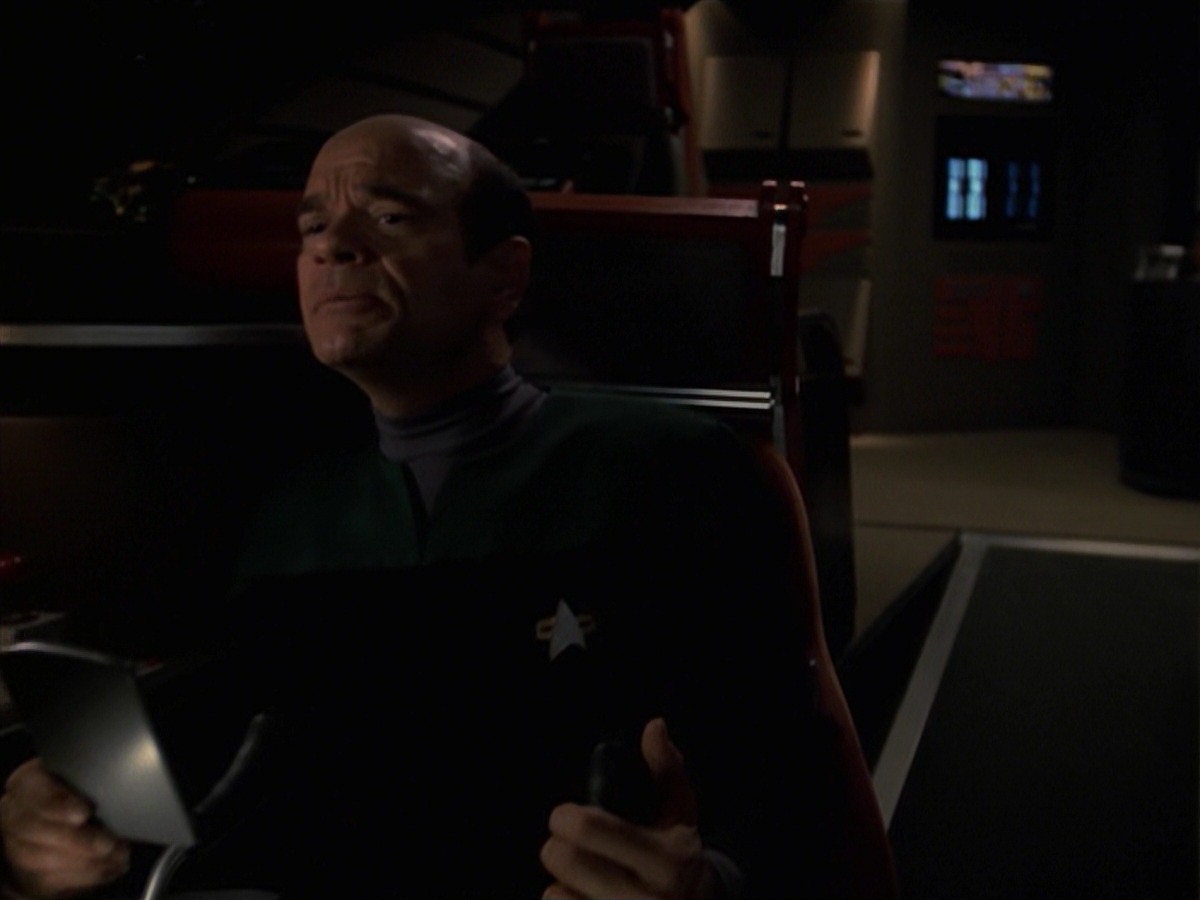 extant_StarTrek_VOY_7x24-RenaissanceMan_0018.jpg