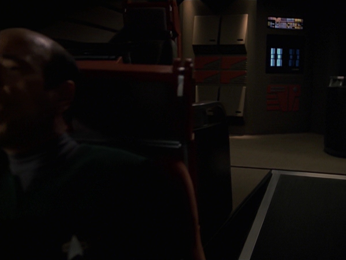 extant_StarTrek_VOY_7x24-RenaissanceMan_0020.jpg
