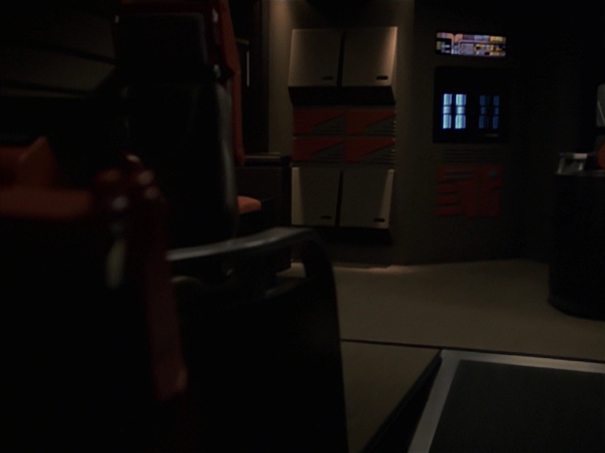 extant_StarTrek_VOY_7x24-RenaissanceMan_0022.jpg