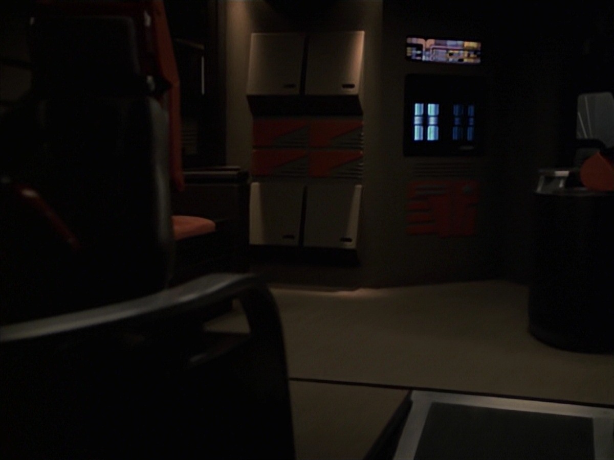 extant_StarTrek_VOY_7x24-RenaissanceMan_0023.jpg