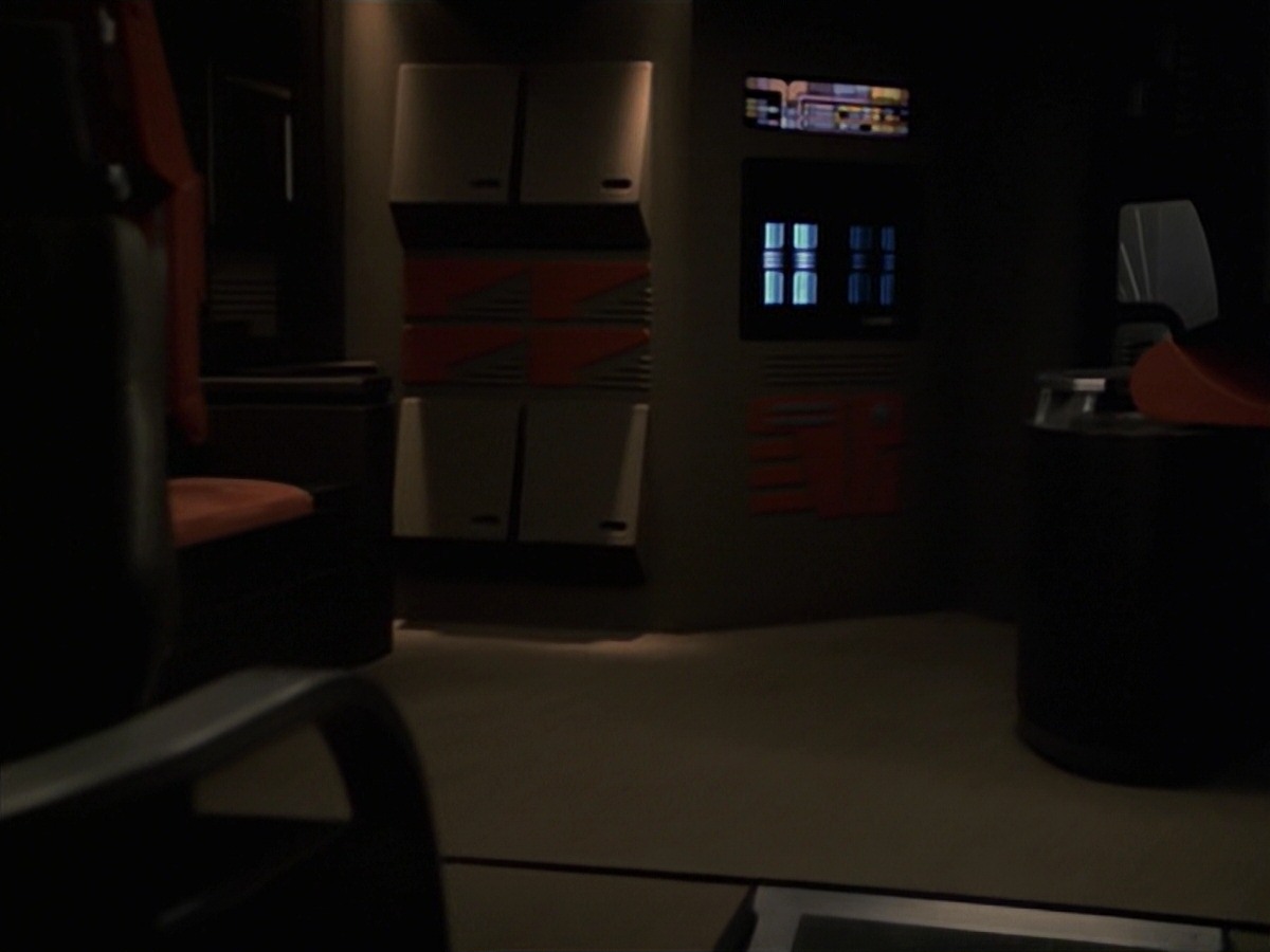extant_StarTrek_VOY_7x24-RenaissanceMan_0024.jpg