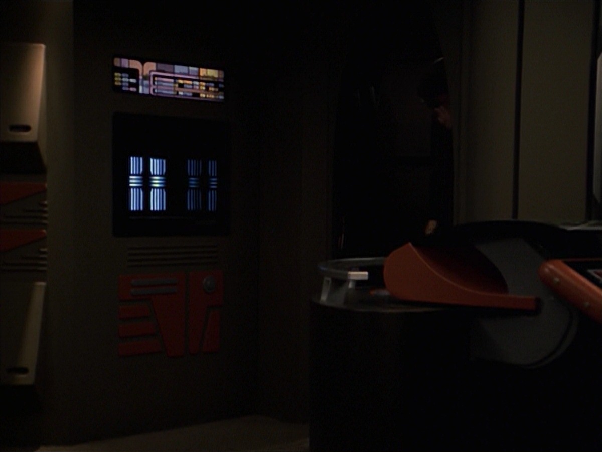 extant_StarTrek_VOY_7x24-RenaissanceMan_0030.jpg