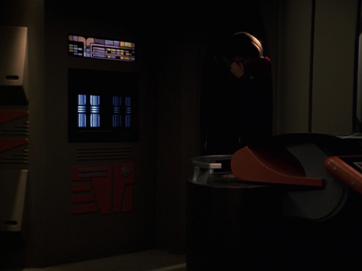 extant_StarTrek_VOY_7x24-RenaissanceMan_0031.jpg