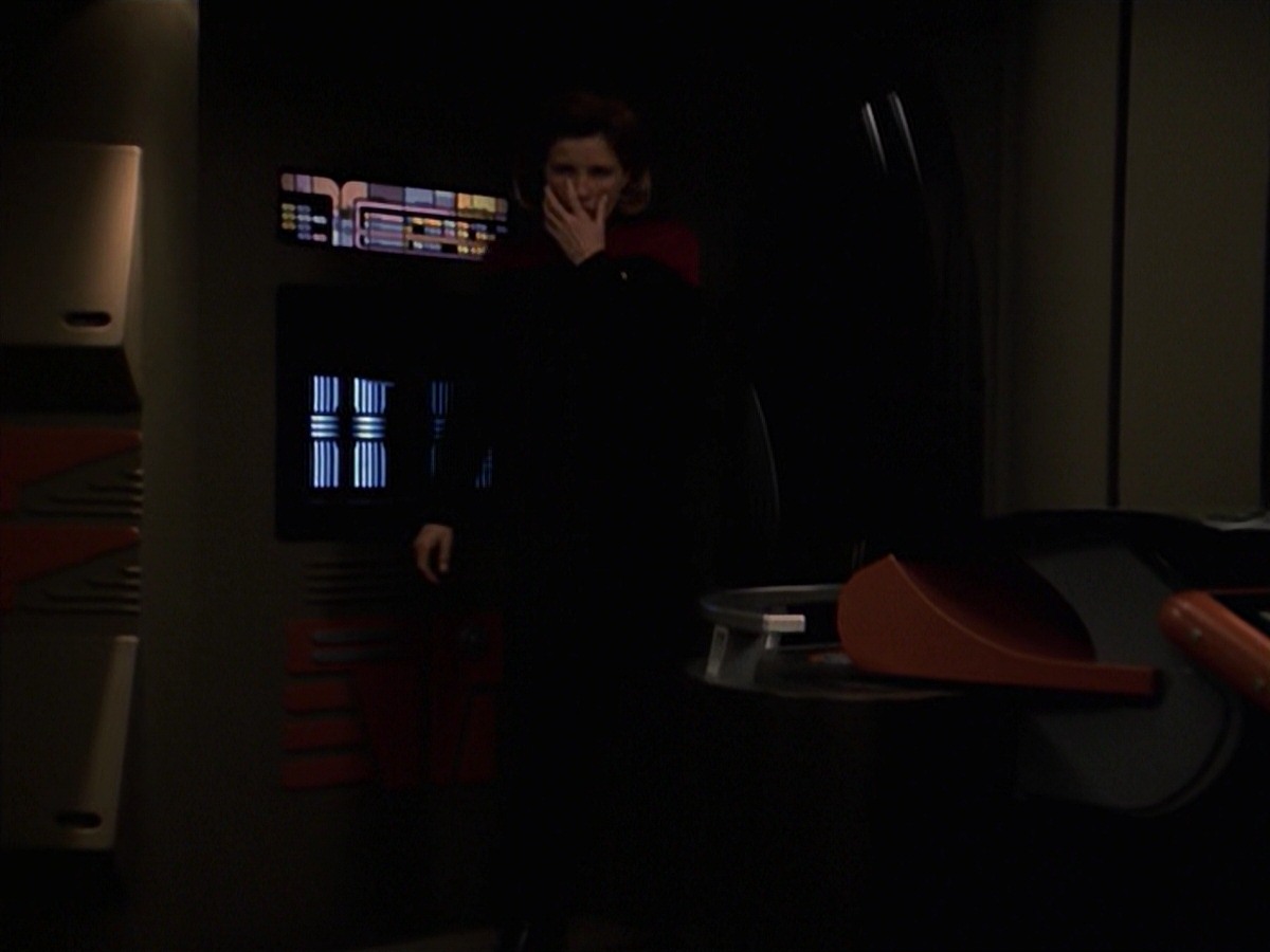 extant_StarTrek_VOY_7x24-RenaissanceMan_0033.jpg