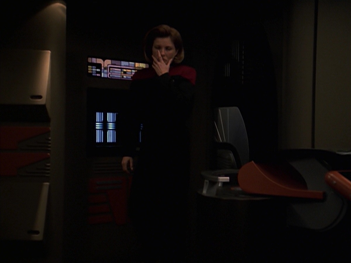 extant_StarTrek_VOY_7x24-RenaissanceMan_0034.jpg
