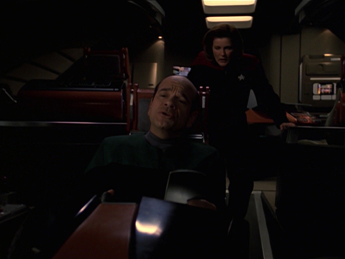 extant_StarTrek_VOY_7x24-RenaissanceMan_0044.jpg