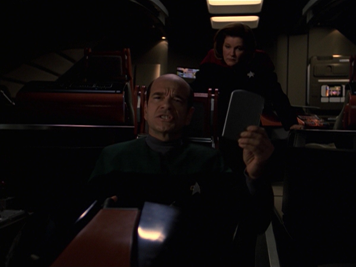 extant_StarTrek_VOY_7x24-RenaissanceMan_0046.jpg
