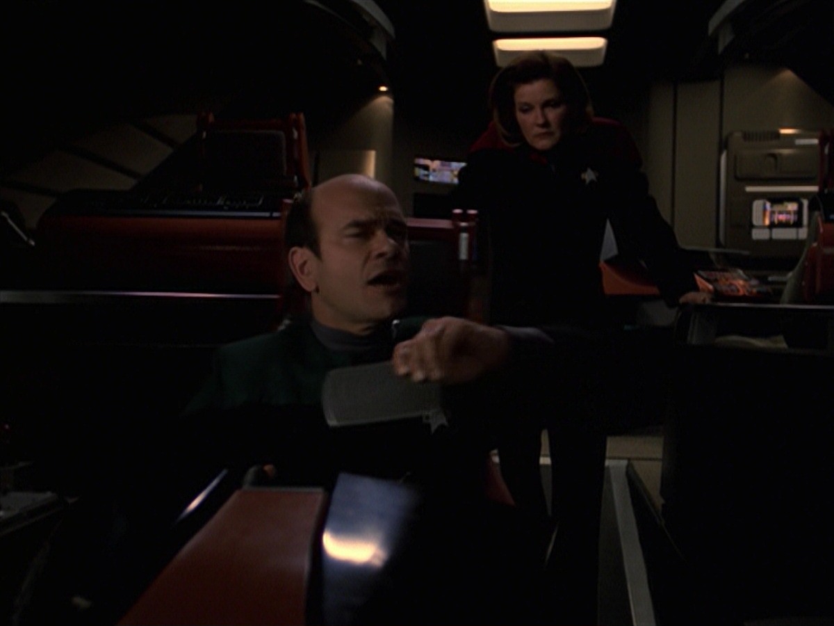 extant_StarTrek_VOY_7x24-RenaissanceMan_0047.jpg