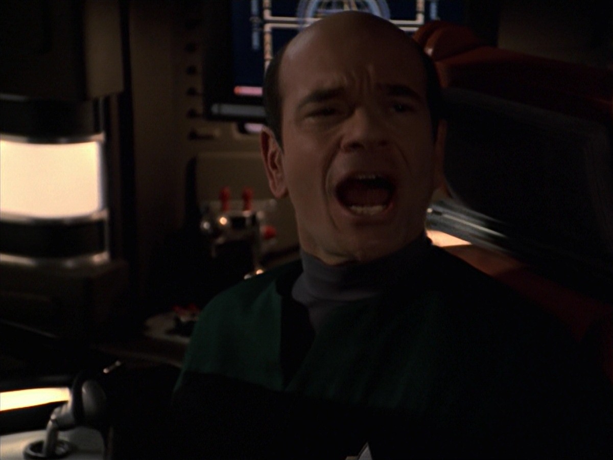 extant_StarTrek_VOY_7x24-RenaissanceMan_0049.jpg