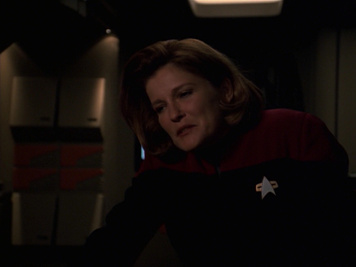 extant_StarTrek_VOY_7x24-RenaissanceMan_0059.jpg