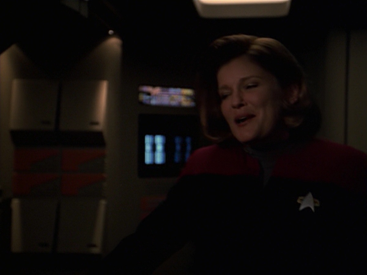 extant_StarTrek_VOY_7x24-RenaissanceMan_0062.jpg