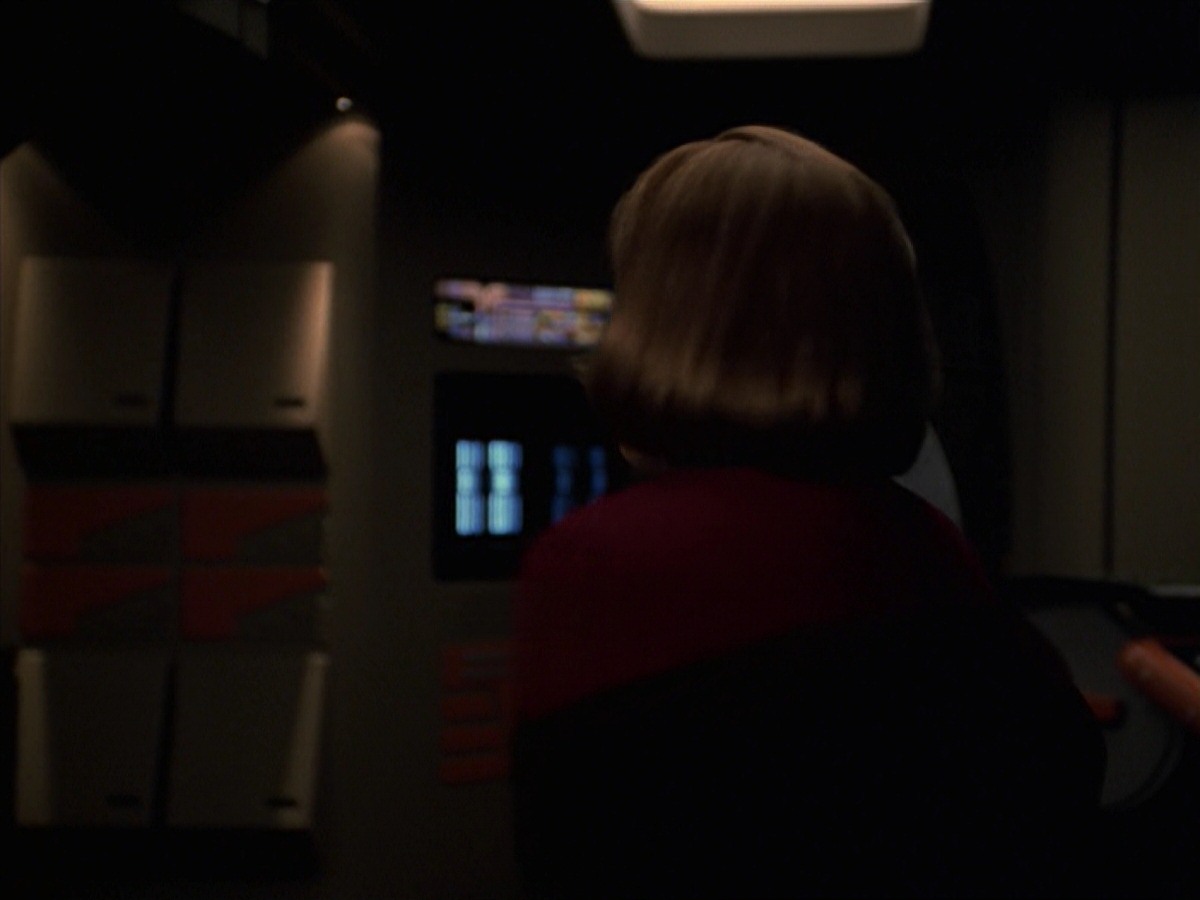 extant_StarTrek_VOY_7x24-RenaissanceMan_0063.jpg