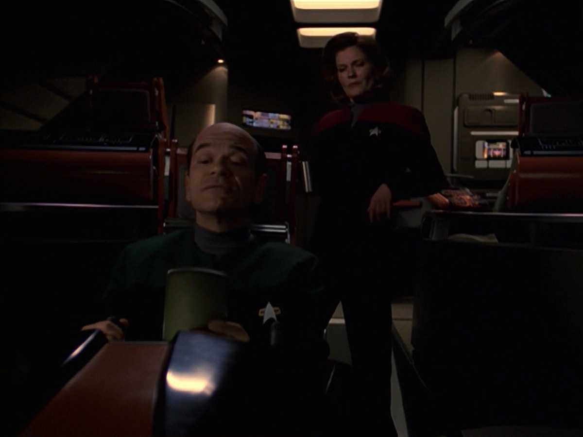 extant_StarTrek_VOY_7x24-RenaissanceMan_0082.jpg