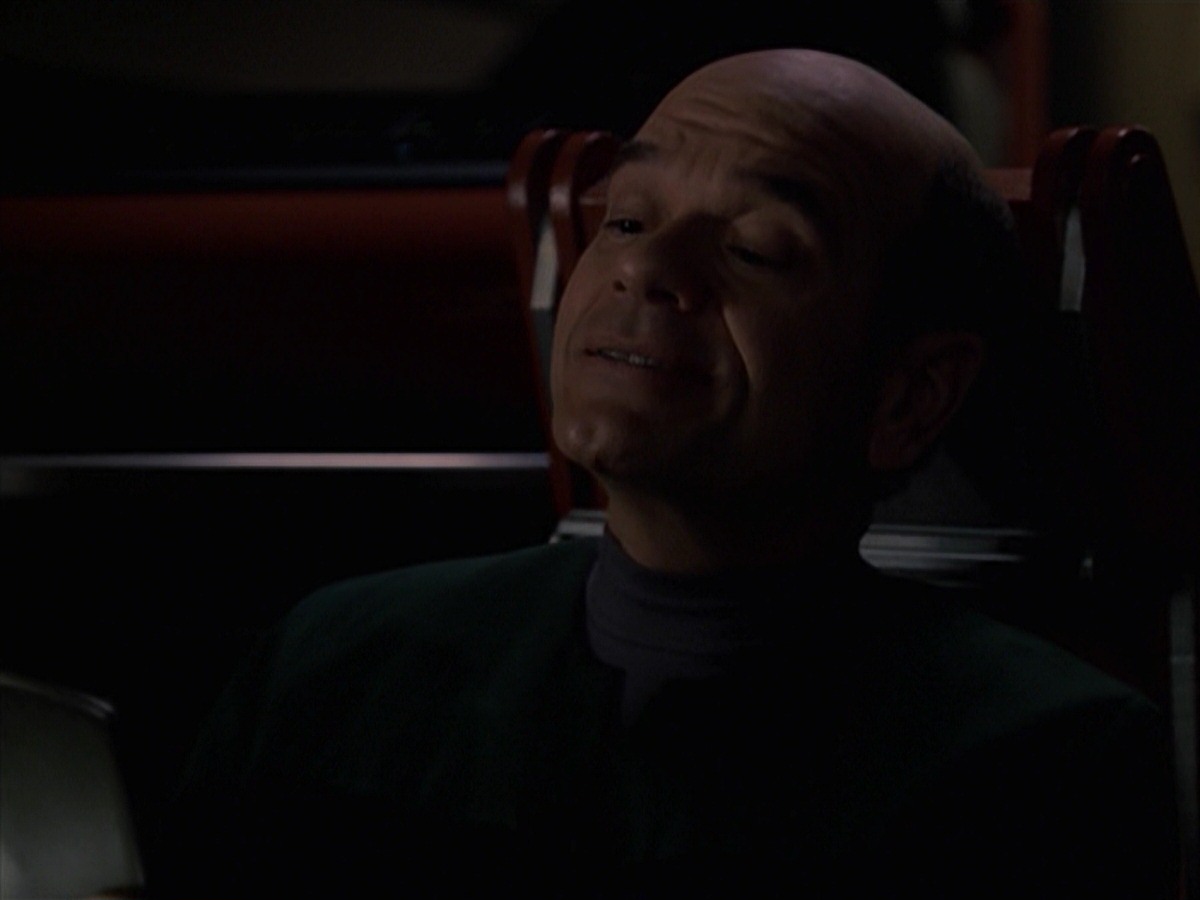 extant_StarTrek_VOY_7x24-RenaissanceMan_0103.jpg
