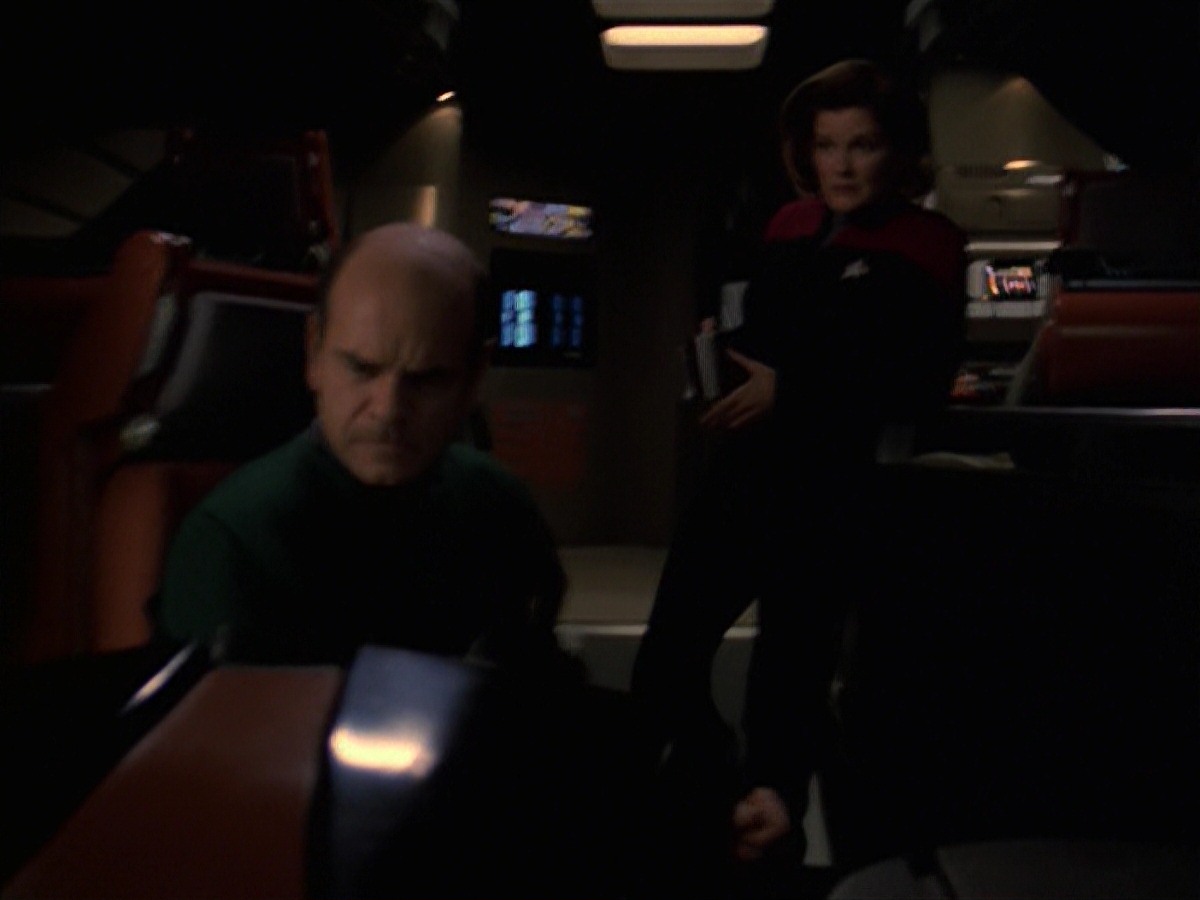 extant_StarTrek_VOY_7x24-RenaissanceMan_0129.jpg
