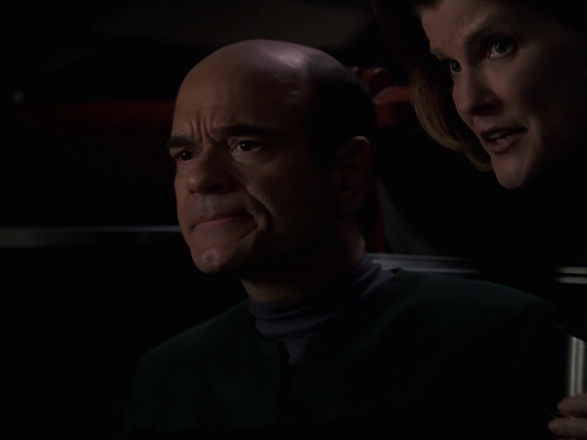 extant_StarTrek_VOY_7x24-RenaissanceMan_0147.jpg