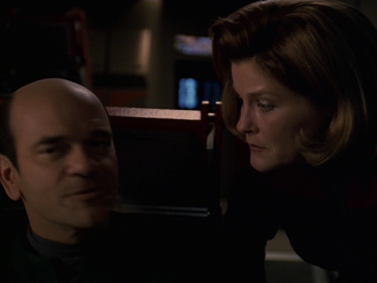 extant_StarTrek_VOY_7x24-RenaissanceMan_0153.jpg
