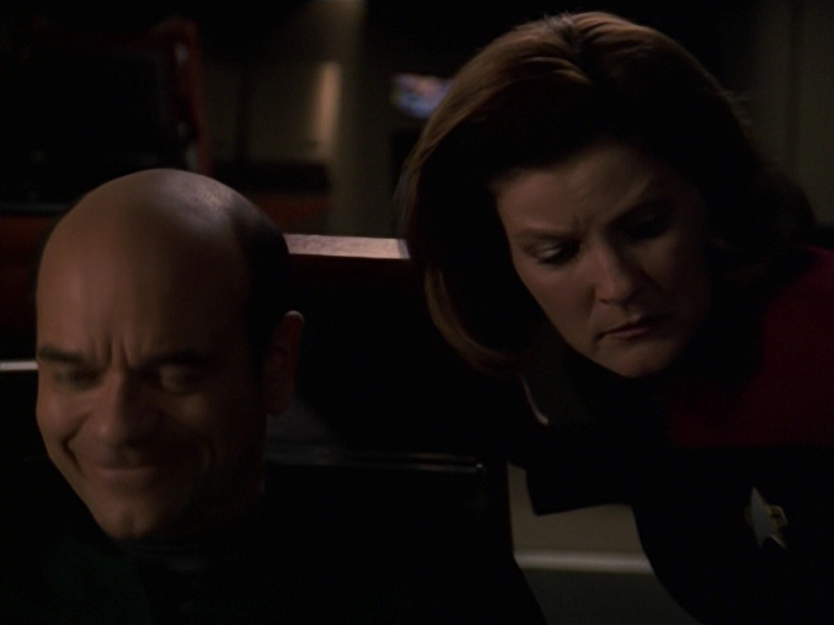 extant_StarTrek_VOY_7x24-RenaissanceMan_0158.jpg