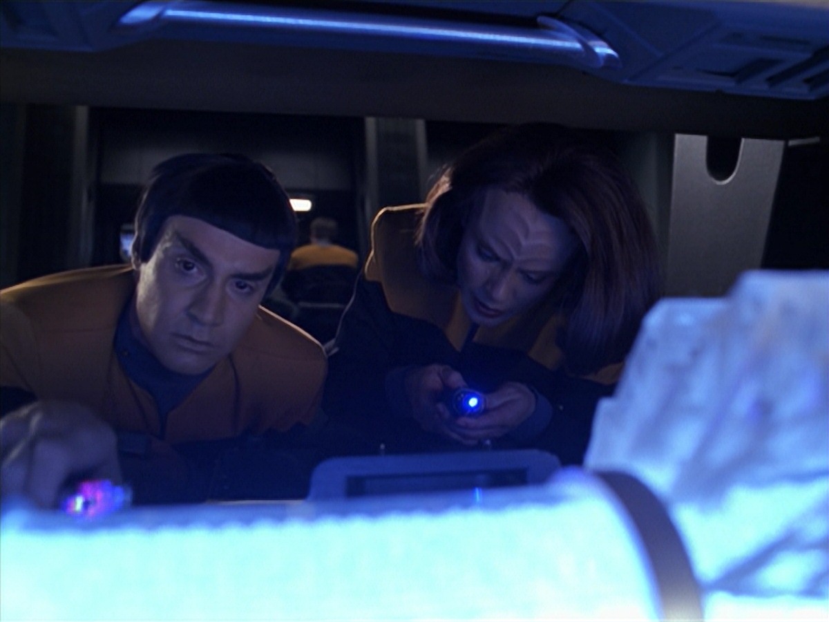 extant_StarTrek_VOY_7x24-RenaissanceMan_0329.jpg
