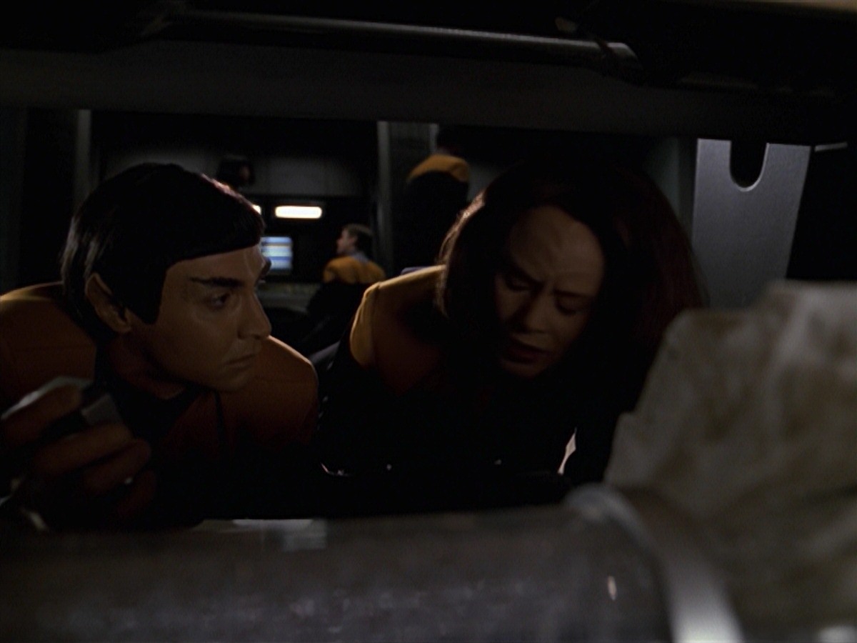 extant_StarTrek_VOY_7x24-RenaissanceMan_0352.jpg