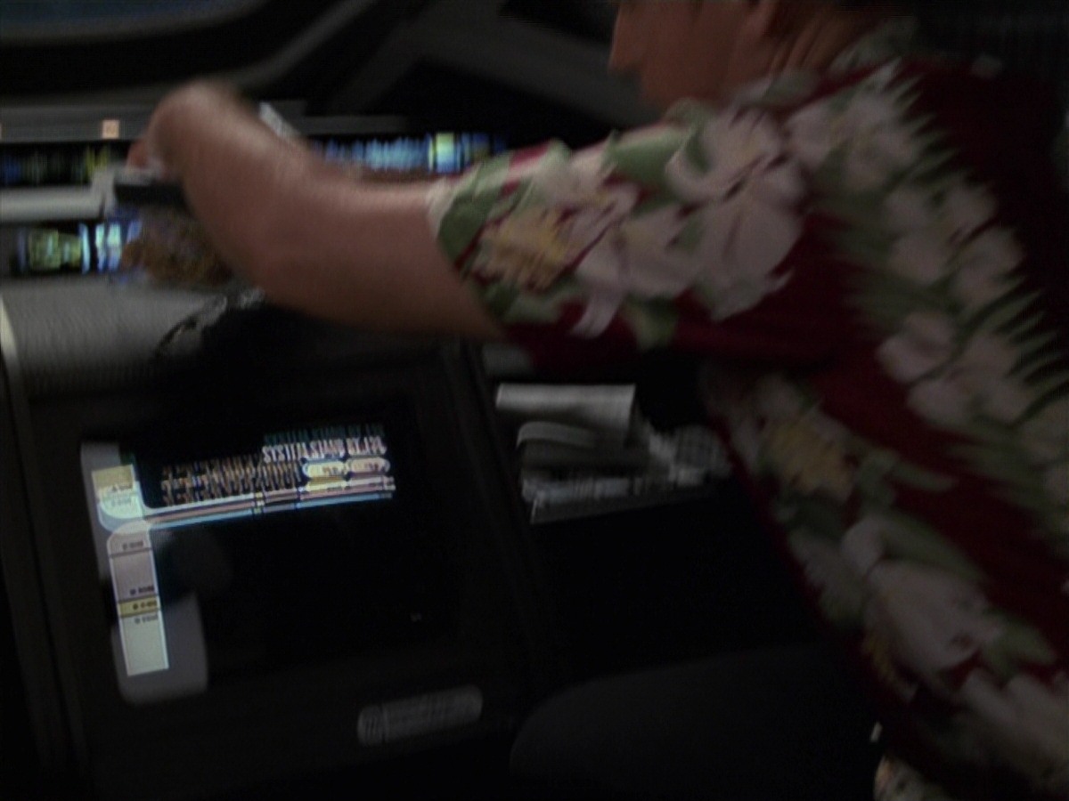 extant_StarTrek_VOY_7x24-RenaissanceMan_0357.jpg