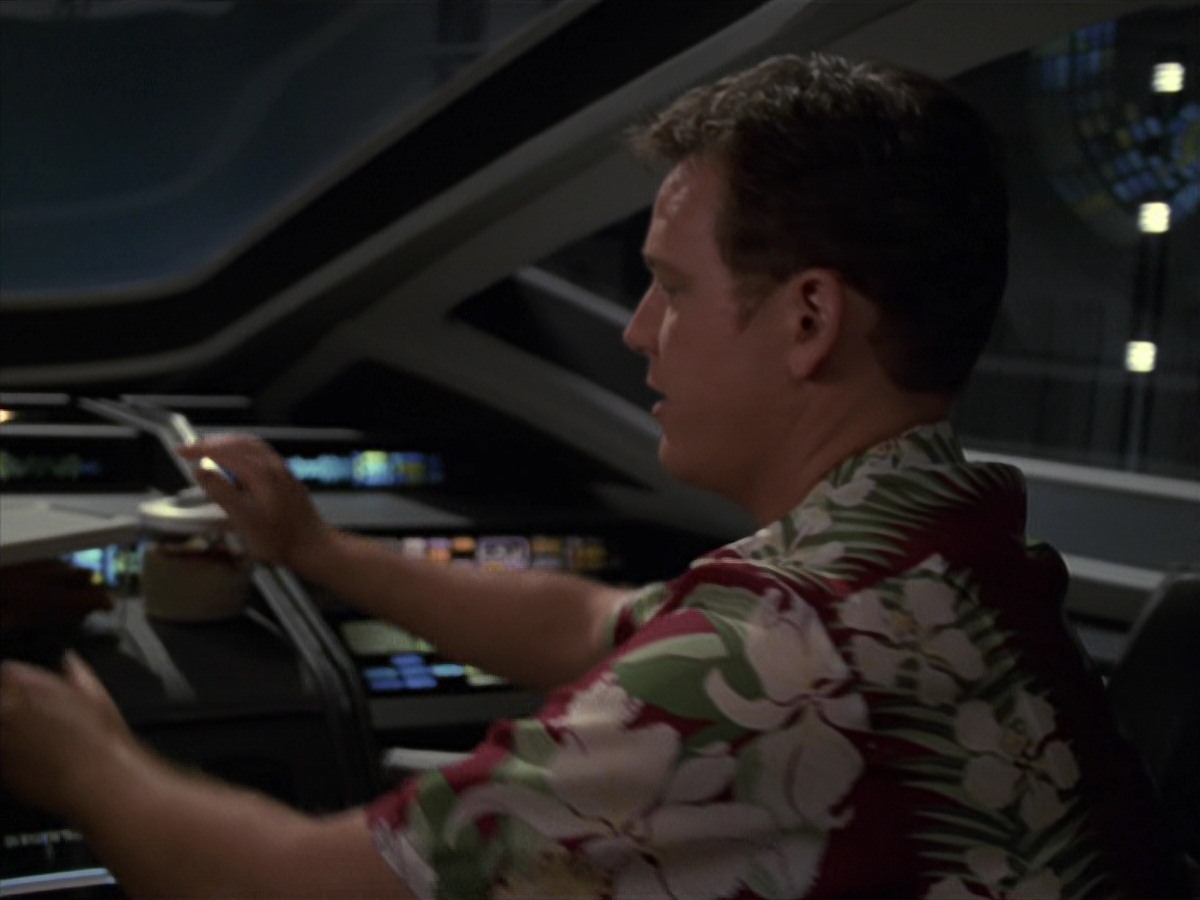 extant_StarTrek_VOY_7x24-RenaissanceMan_0371.jpg