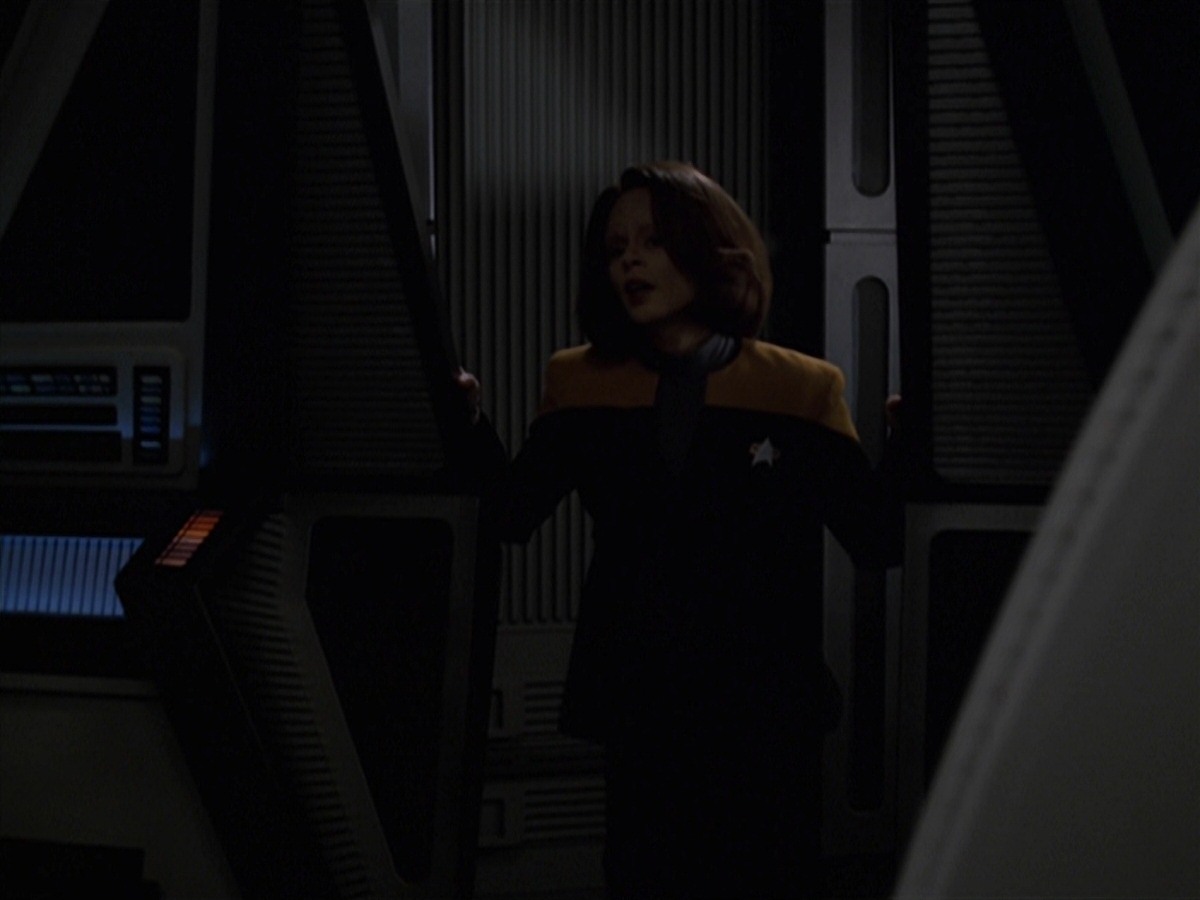 extant_StarTrek_VOY_7x24-RenaissanceMan_0376.jpg