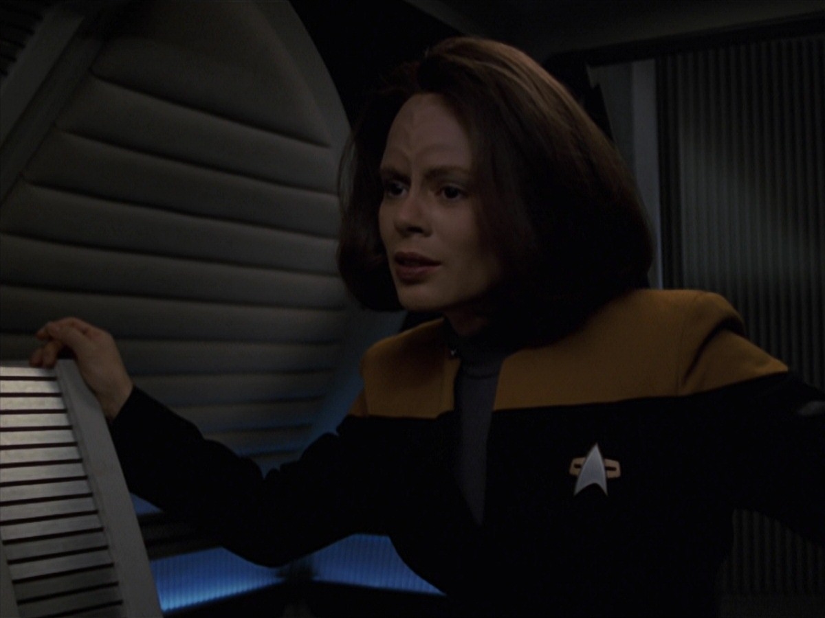extant_StarTrek_VOY_7x24-RenaissanceMan_0387.jpg