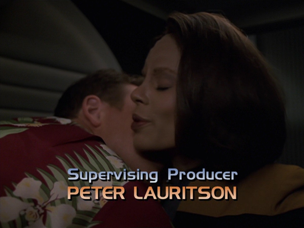 extant_StarTrek_VOY_7x24-RenaissanceMan_0422.jpg
