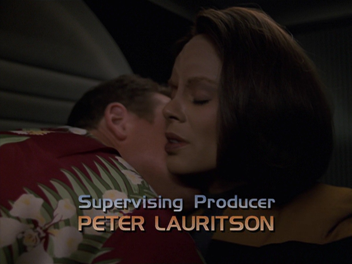 extant_StarTrek_VOY_7x24-RenaissanceMan_0424.jpg