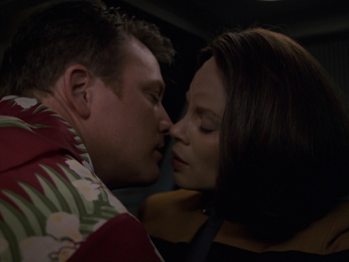 extant_StarTrek_VOY_7x24-RenaissanceMan_0429.jpg