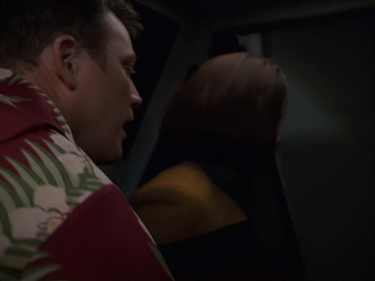 extant_StarTrek_VOY_7x24-RenaissanceMan_0432.jpg