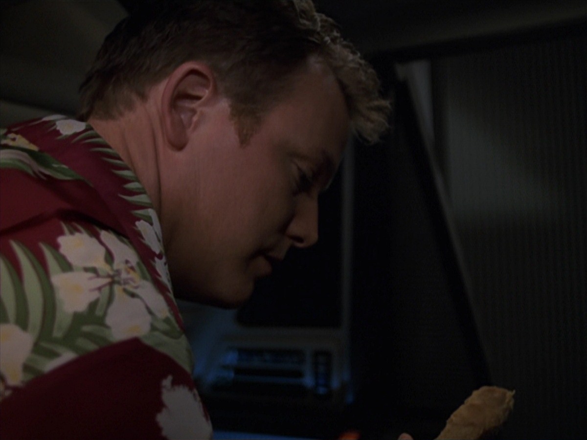 extant_StarTrek_VOY_7x24-RenaissanceMan_0438.jpg