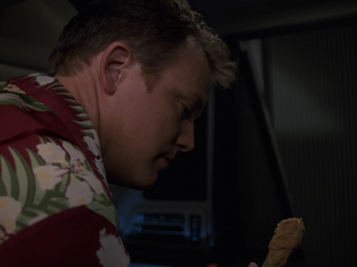 extant_StarTrek_VOY_7x24-RenaissanceMan_0439.jpg