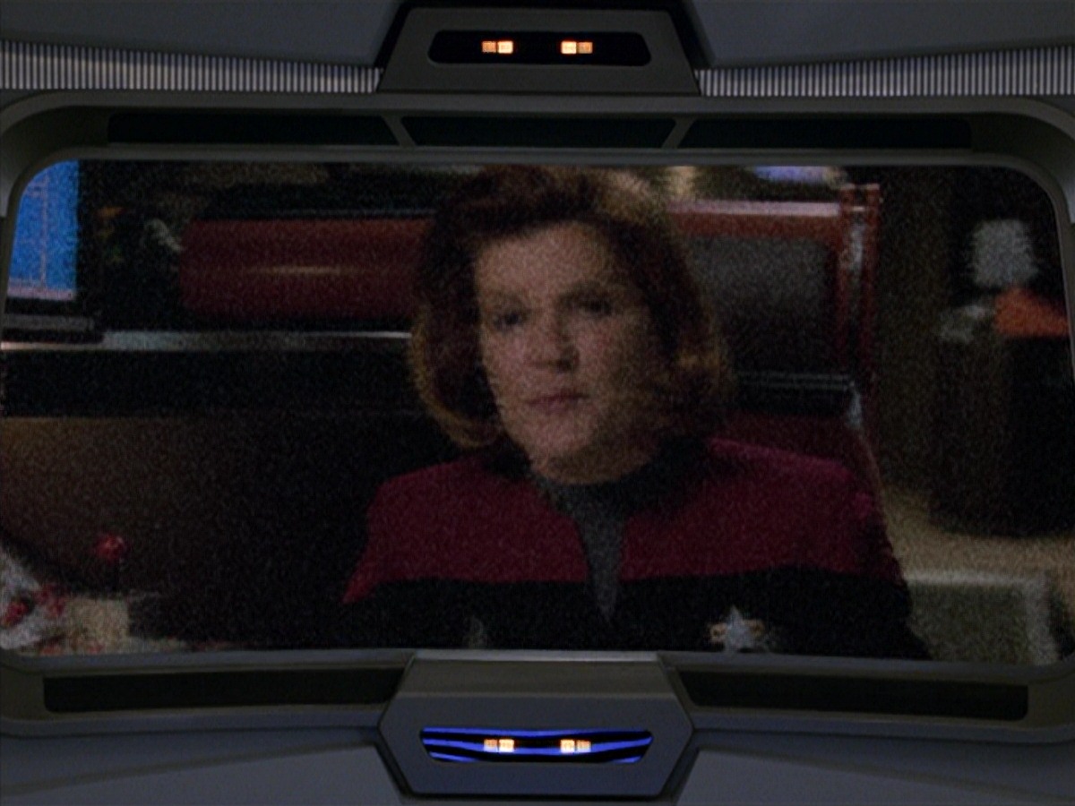 extant_StarTrek_VOY_7x24-RenaissanceMan_0479.jpg