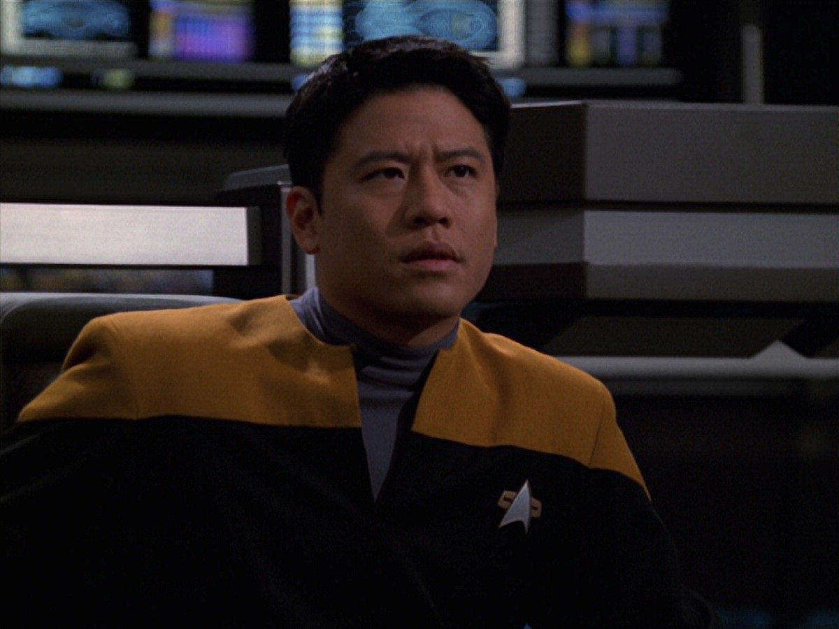 extant_StarTrek_VOY_7x24-RenaissanceMan_0484.jpg
