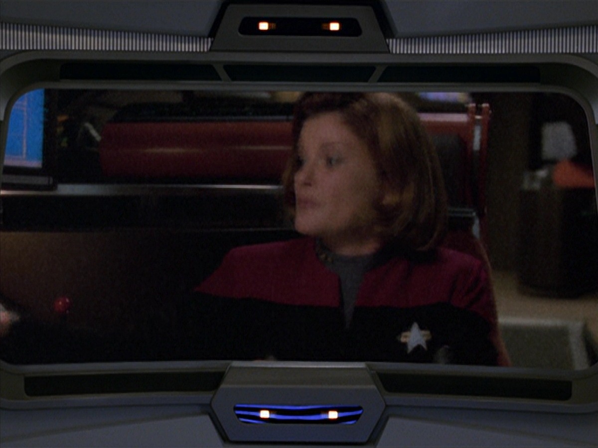 extant_StarTrek_VOY_7x24-RenaissanceMan_0495.jpg