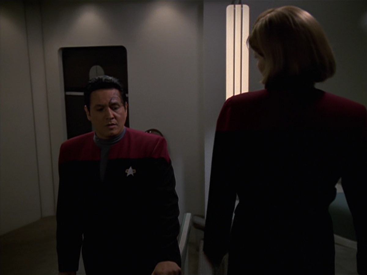 extant_StarTrek_VOY_7x24-RenaissanceMan_0541.jpg