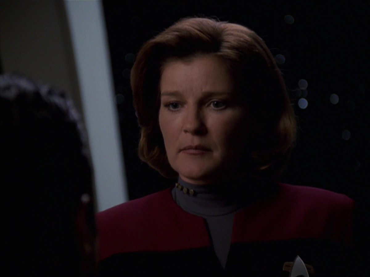 extant_StarTrek_VOY_7x24-RenaissanceMan_0586.jpg