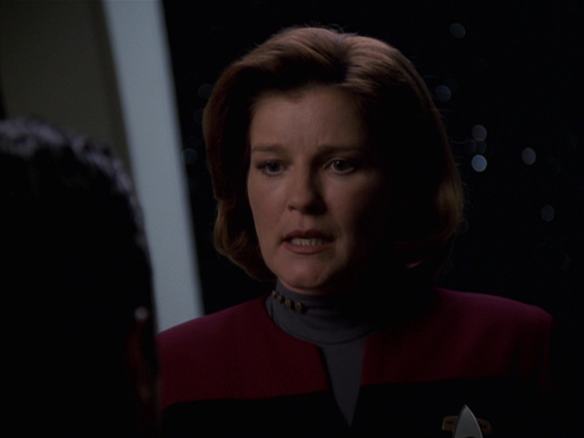 extant_StarTrek_VOY_7x24-RenaissanceMan_0588.jpg