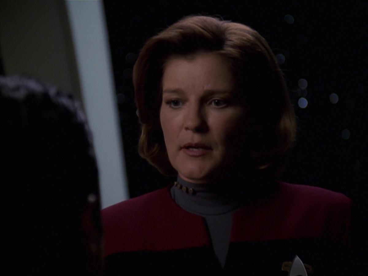 extant_StarTrek_VOY_7x24-RenaissanceMan_0589.jpg