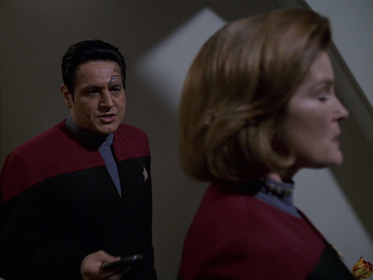 extant_StarTrek_VOY_7x24-RenaissanceMan_0608.jpg