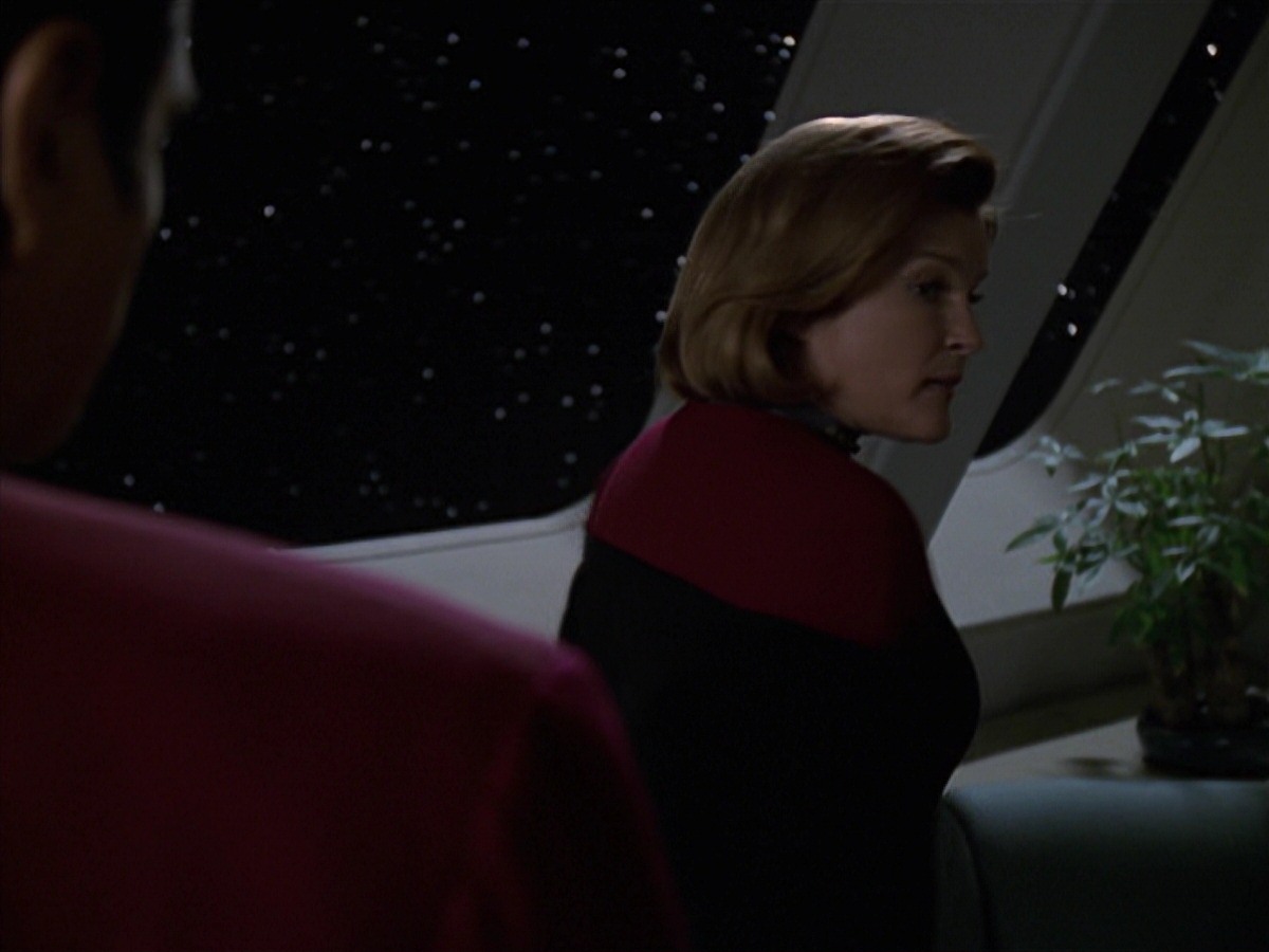 extant_StarTrek_VOY_7x24-RenaissanceMan_0614.jpg