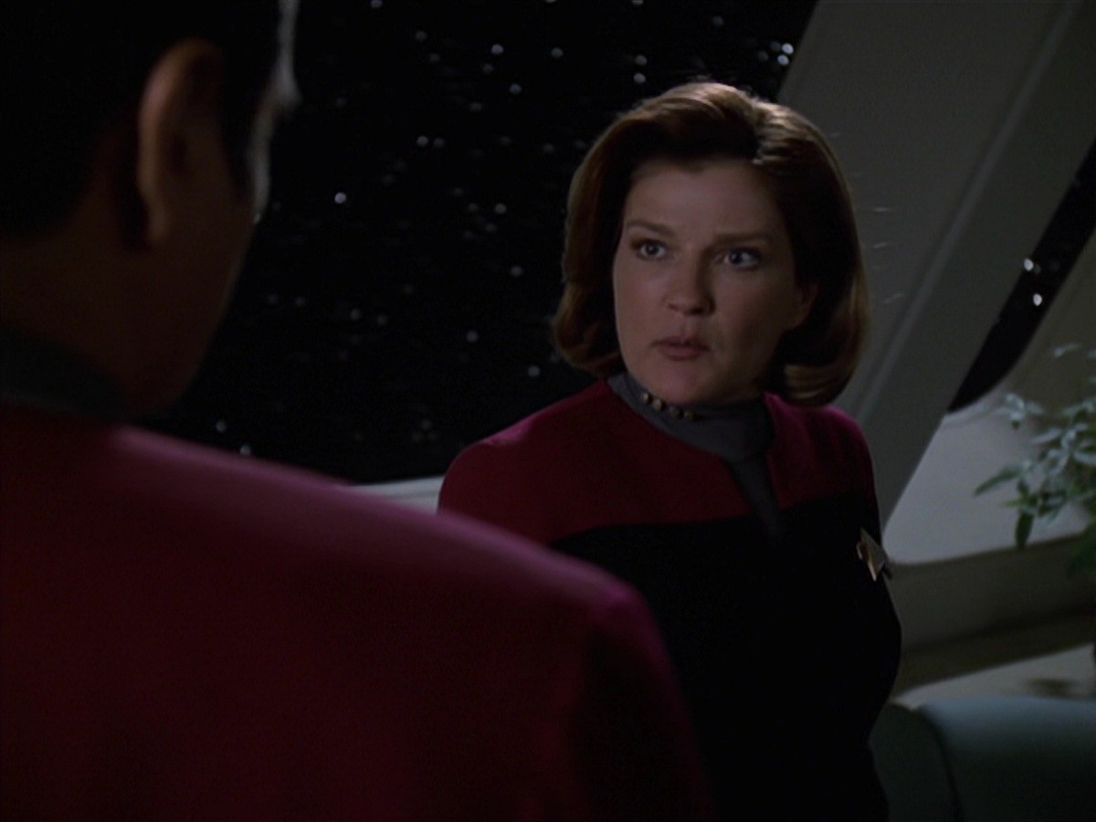 extant_StarTrek_VOY_7x24-RenaissanceMan_0616.jpg