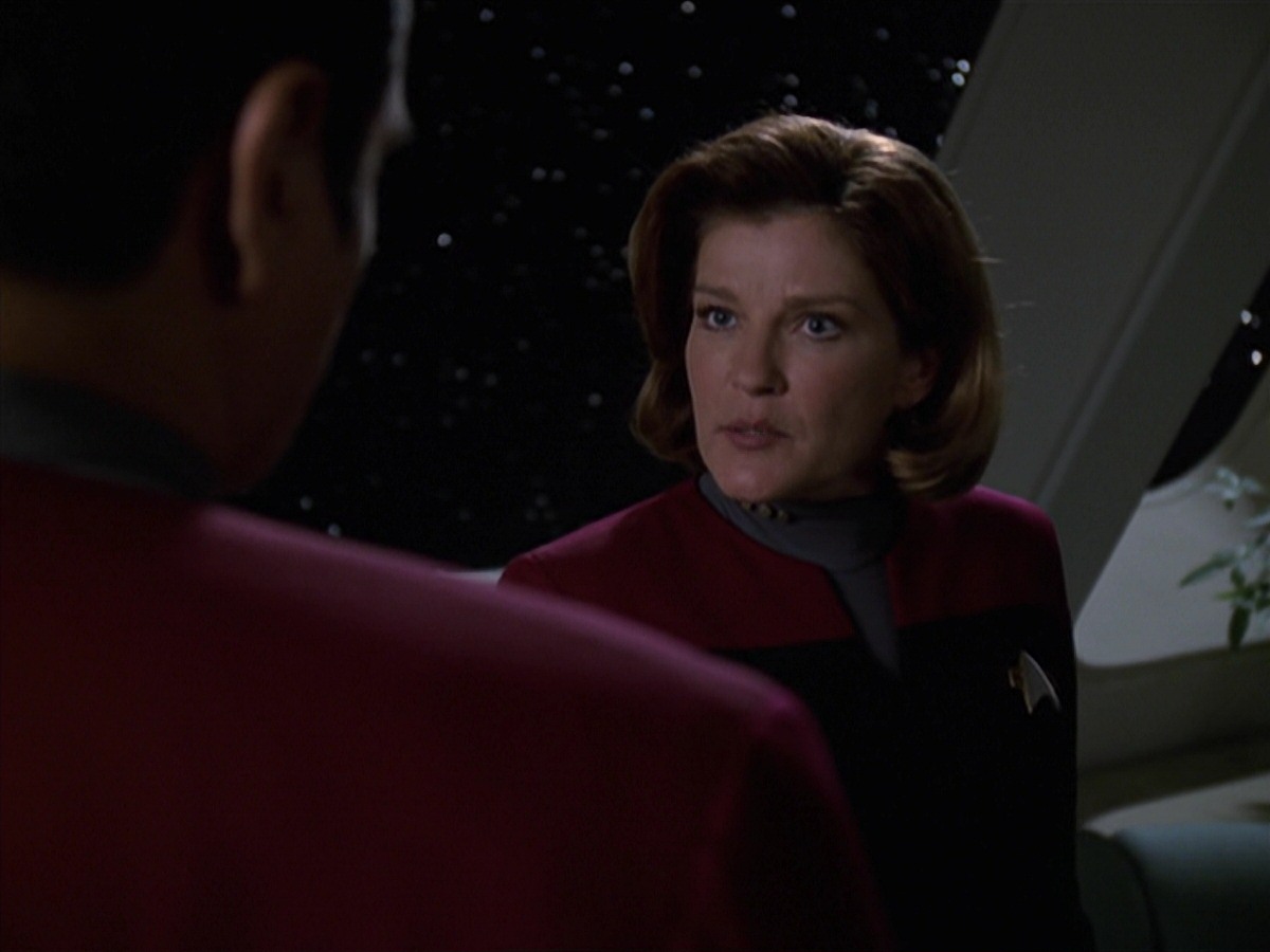 extant_StarTrek_VOY_7x24-RenaissanceMan_0617.jpg