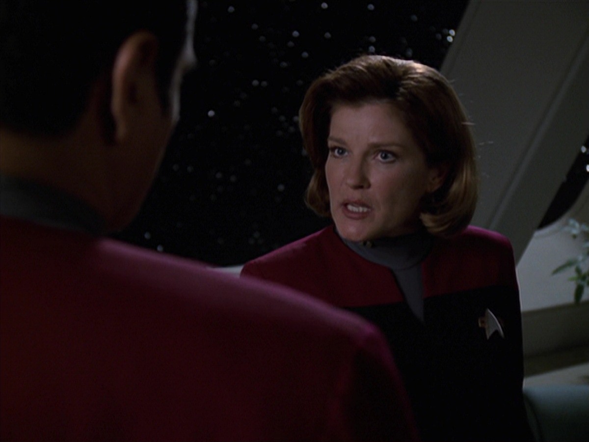 extant_StarTrek_VOY_7x24-RenaissanceMan_0618.jpg