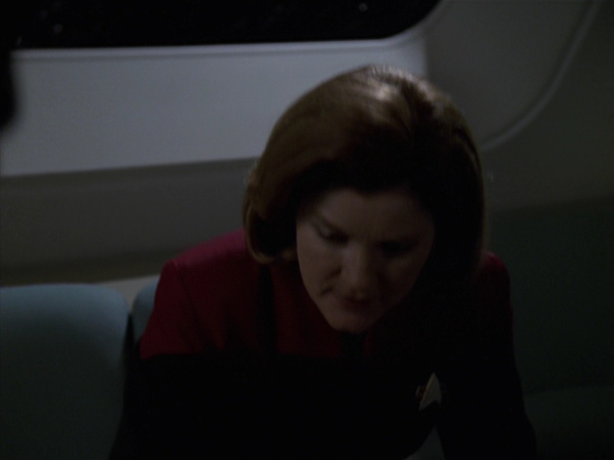 extant_StarTrek_VOY_7x24-RenaissanceMan_0625.jpg